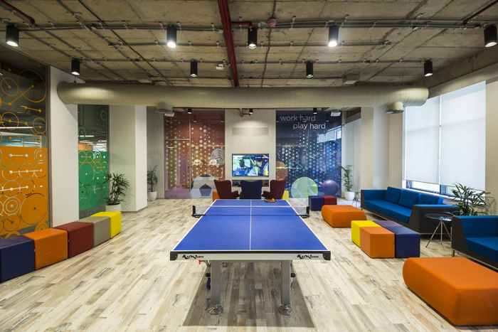 移動(dòng)設(shè)備公司2550平辦公室設(shè)計(jì)實(shí)景-第5張圖片-上海古都建筑設(shè)計(jì)集團(tuán) 移動(dòng)設(shè)備公司2550平辦公室設(shè)計(jì)實(shí)景-第5張圖片-上海古都建筑設(shè)計(jì)集團(tuán)