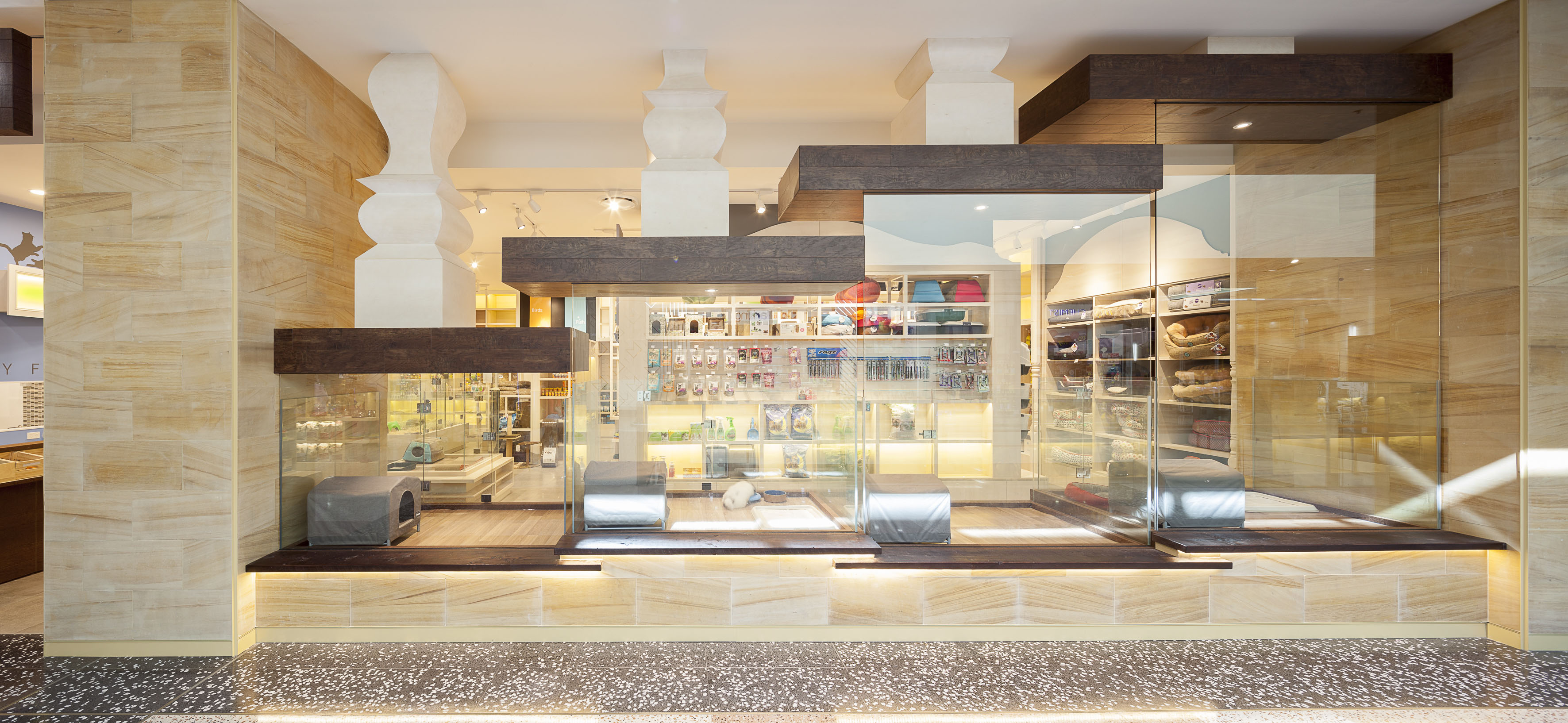 寵物用品一體店裝修設(shè)計(jì)-第4張圖片-上海古都建筑設(shè)計(jì)集團(tuán) 寵物用品一體店裝修設(shè)計(jì)-第4張圖片-上海古都建筑設(shè)計(jì)集團(tuán)