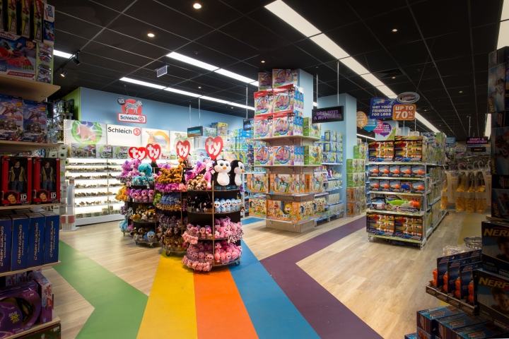 彩虹風(fēng)格玩具店裝修設(shè)計-第4張圖片-上海古都建筑設(shè)計集團