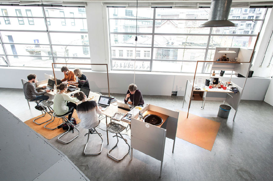 大型簡約工業(yè)風(fēng)辦公室裝修設(shè)計-第9張圖片-上海古都建筑設(shè)計集團